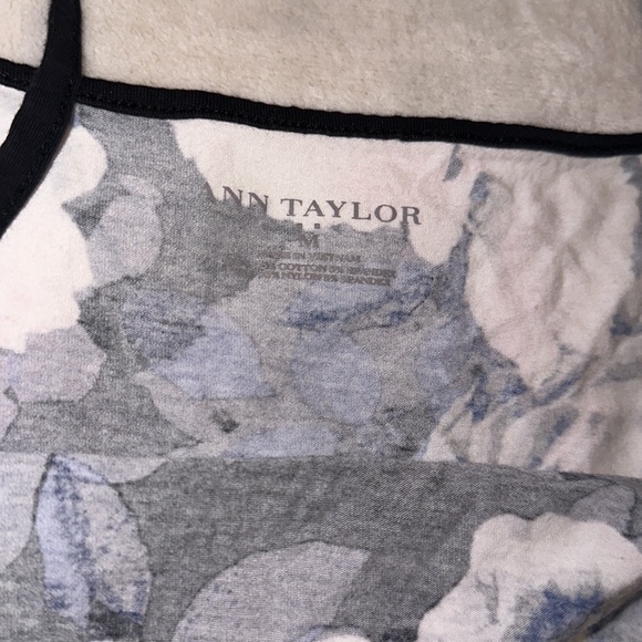 Beautiful Ann Taylor cami top size medium - Picture 4 of 4